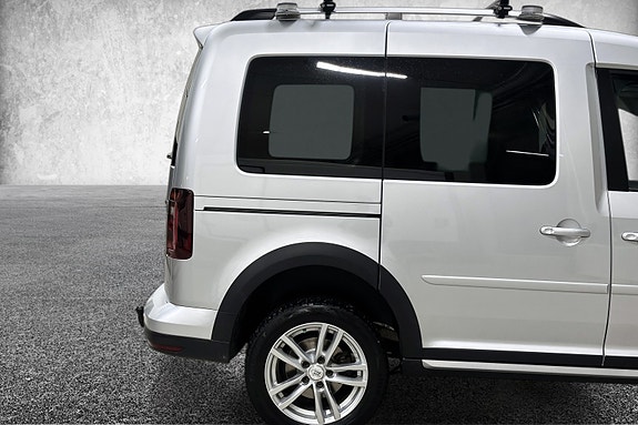 Volkswagen Caddy Alltrack 12 of 30
