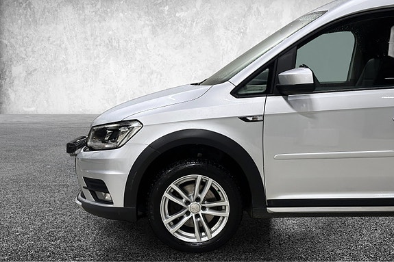 Volkswagen Caddy Alltrack 6 of 30
