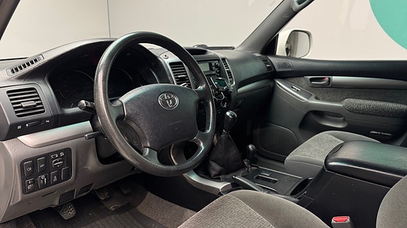 Toyota Land Cruiser 10 of 19