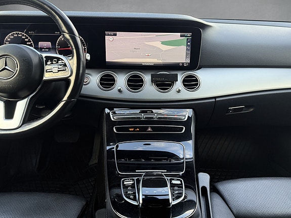 Mercedes-Benz E220 d 24 of 30