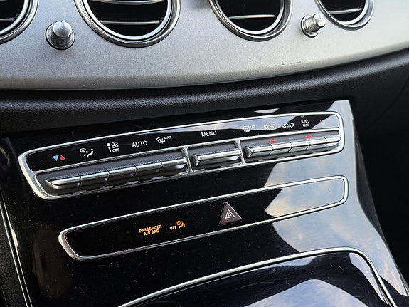 Mercedes-Benz E220 d 30 of 30