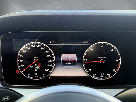 Mercedes-Benz E220 d 19 of 30
