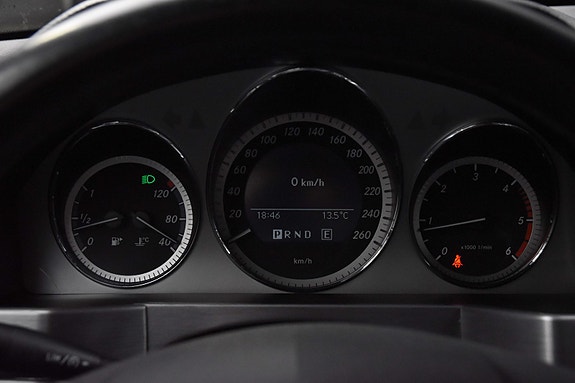 Mercedes-Benz GLK220 18 of 24