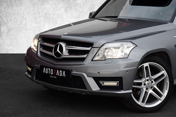 Mercedes-Benz GLK220 2 of 24