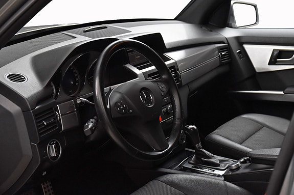 Mercedes-Benz GLK220 16 of 24