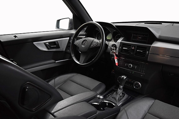 Mercedes-Benz GLK220 15 of 24