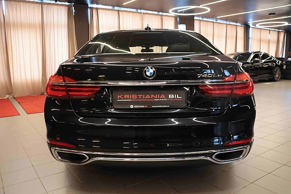 BMW 740Le 6 of 30