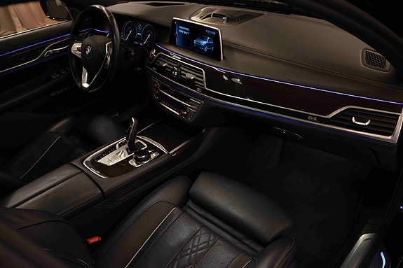 BMW 740Le 9 of 30