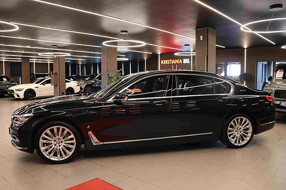 BMW 740Le 5 of 30
