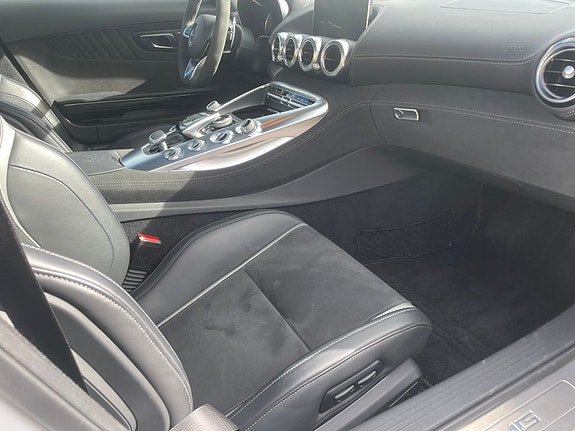 Mercedes-Benz AMG GT S 19 of 26