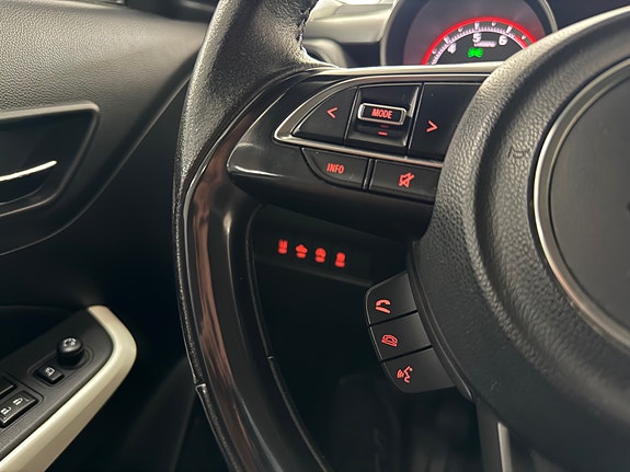 Suzuki Swift 17 of 23