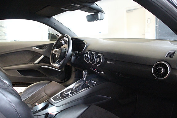 Audi TT 16 of 28