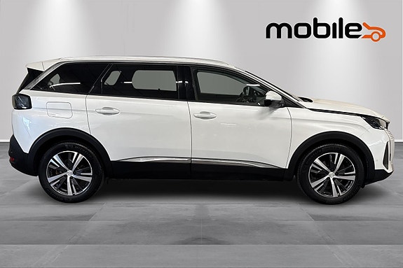 Peugeot 5008 2 of 24
