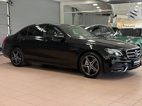 Mercedes-Benz E300 e 14 of 30