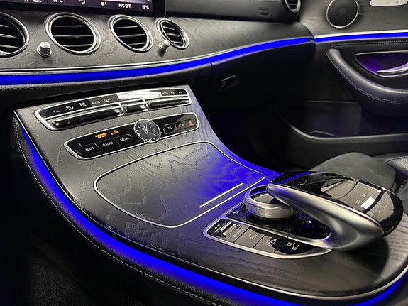 Mercedes-Benz E300 e 28 of 30