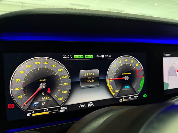 Mercedes-Benz E300 e 26 of 30