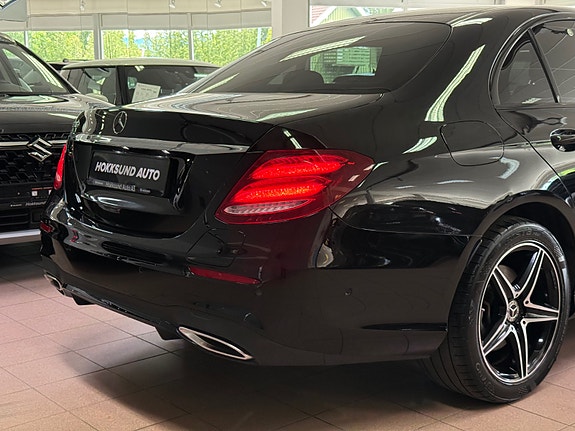 Mercedes-Benz E300 e 12 of 30