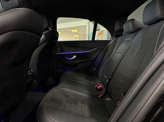 Mercedes-Benz E300 e 16 of 30