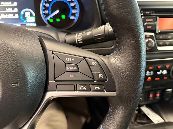 Nissan Leaf 23 of 30