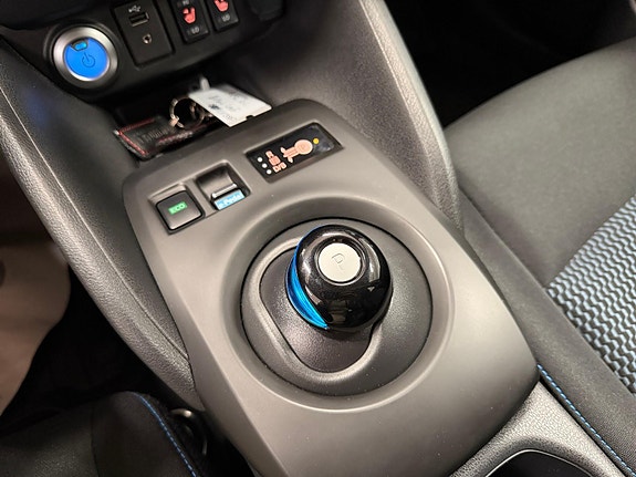 Nissan Leaf 24 of 30