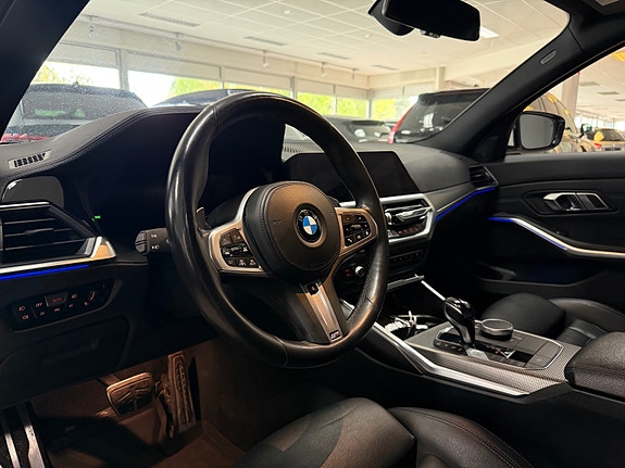 BMW 320d 24 of 30