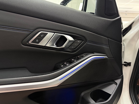BMW 320d 23 of 30
