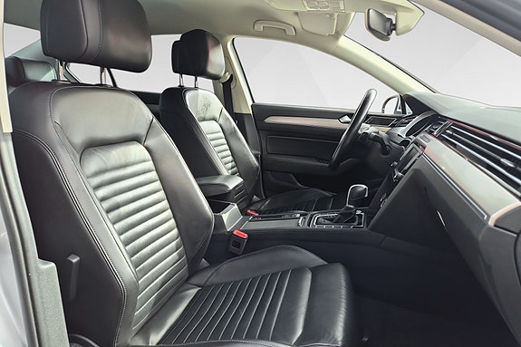 Volkswagen Passat 18 of 18