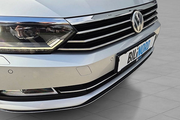 Volkswagen Passat 9 of 18