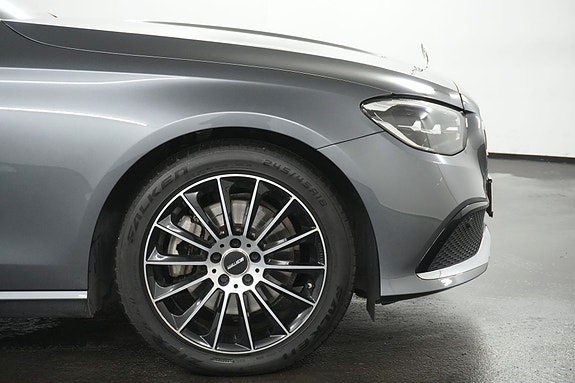 Mercedes-Benz E220 d 2 of 30