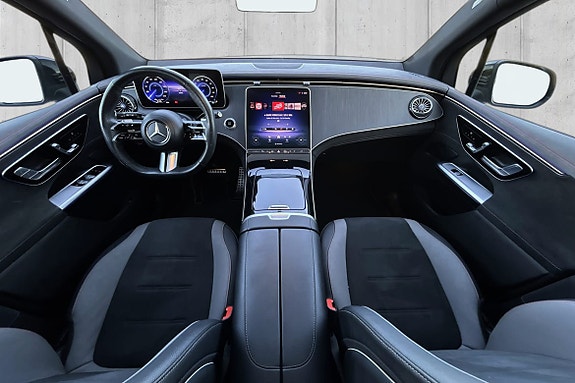Mercedes-Benz EQE SUV 14 of 22