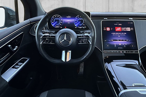 Mercedes-Benz EQE SUV 15 of 22