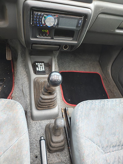 Suzuki Jimny 12 of 20