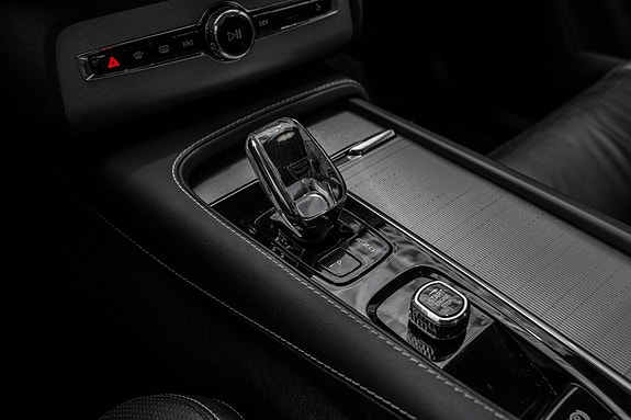 Volvo XC90 12 of 30