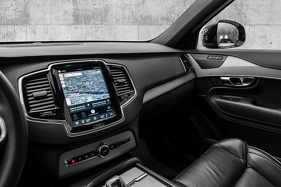 Volvo XC90 11 of 30