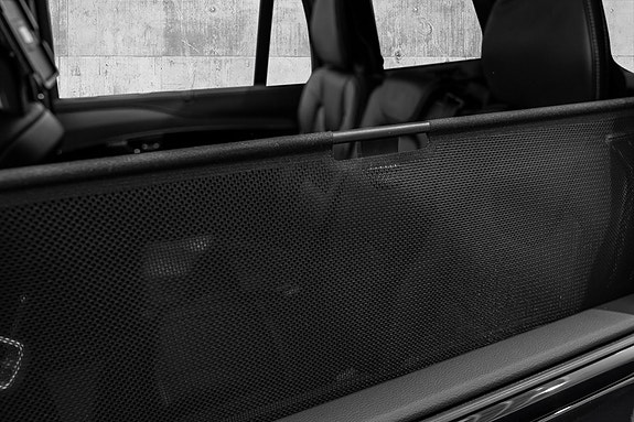 Volvo XC90 16 of 30