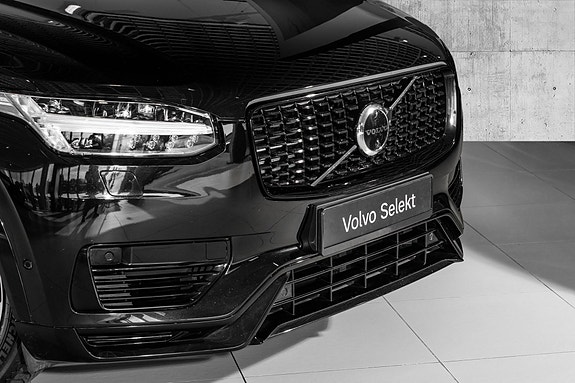 Volvo XC90 3 of 30