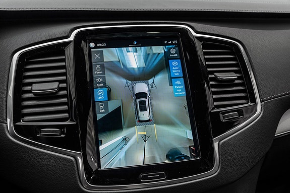 Volvo XC90 24 of 30