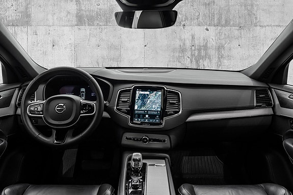 Volvo XC90 18 of 30