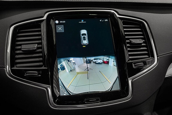 Volvo XC90 25 of 30
