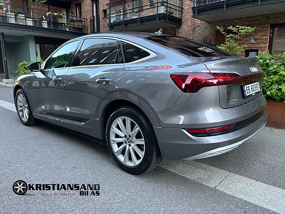 Audi e-tron Sportback 2 of 29