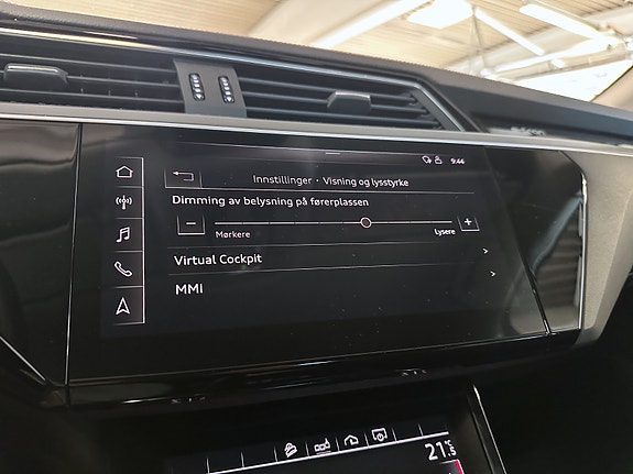Audi e-tron Sportback 25 of 29