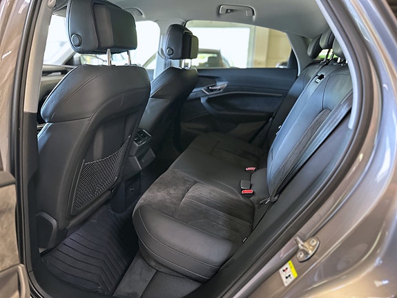 Audi e-tron Sportback 21 of 30