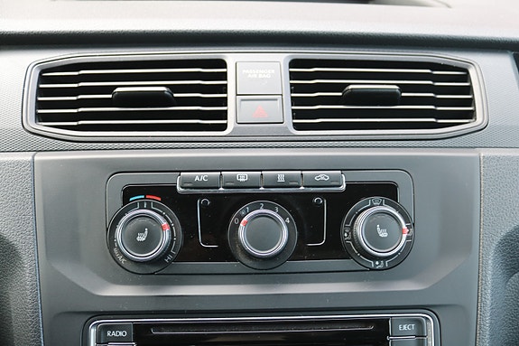 Volkswagen Caddy Maxi 21 of 30