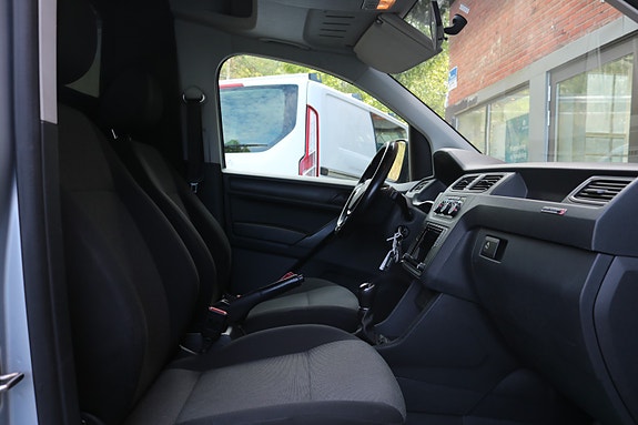 Volkswagen Caddy Maxi 16 of 30