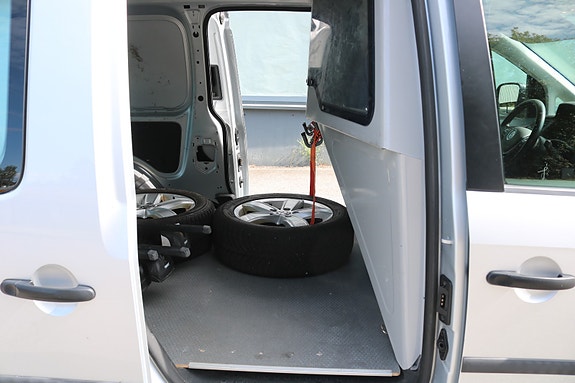 Volkswagen Caddy Maxi 11 of 30