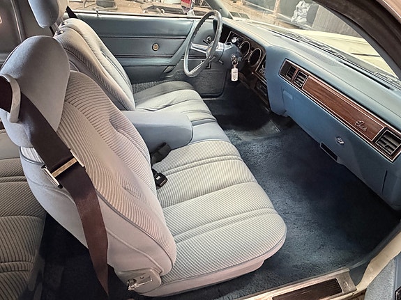 Chrysler Cordoba 24 of 30