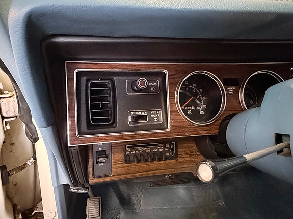 Chrysler Cordoba 22 of 30