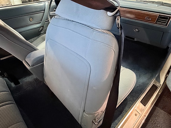 Chrysler Cordoba 27 of 30
