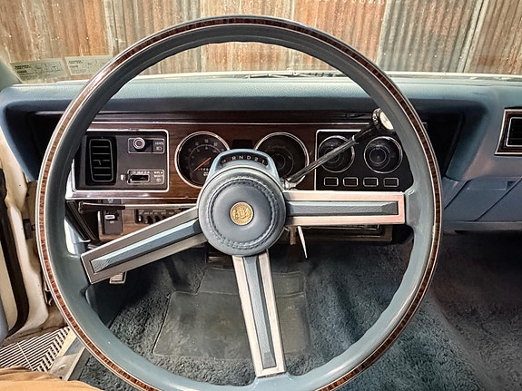 Chrysler Cordoba 20 of 30