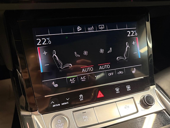 Audi e-tron 26 of 30